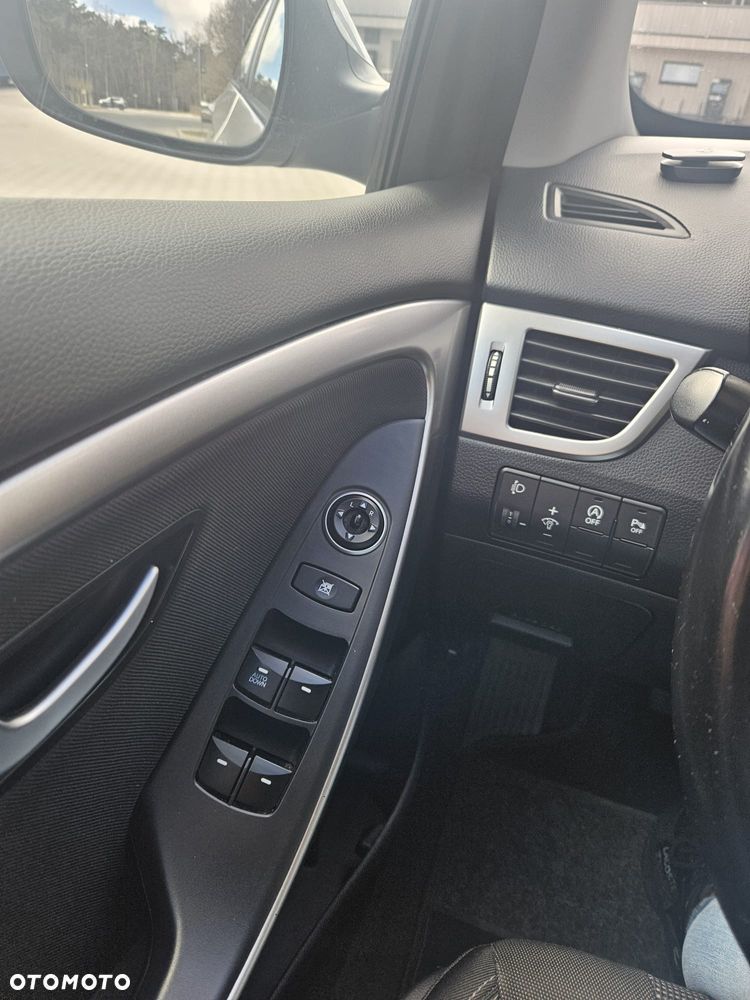 Hyundai i30 blue 1.6 GDI Style - 14