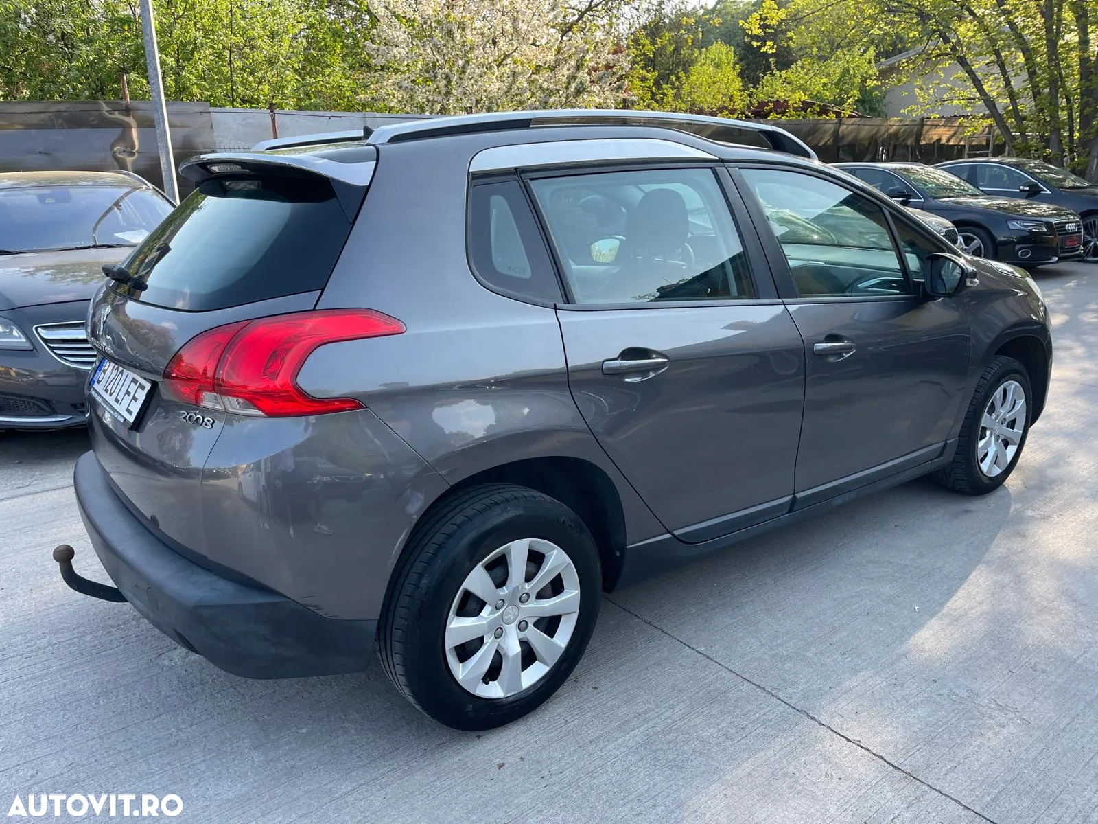 Peugeot 2008 1.2 L PureTech Allure - 3