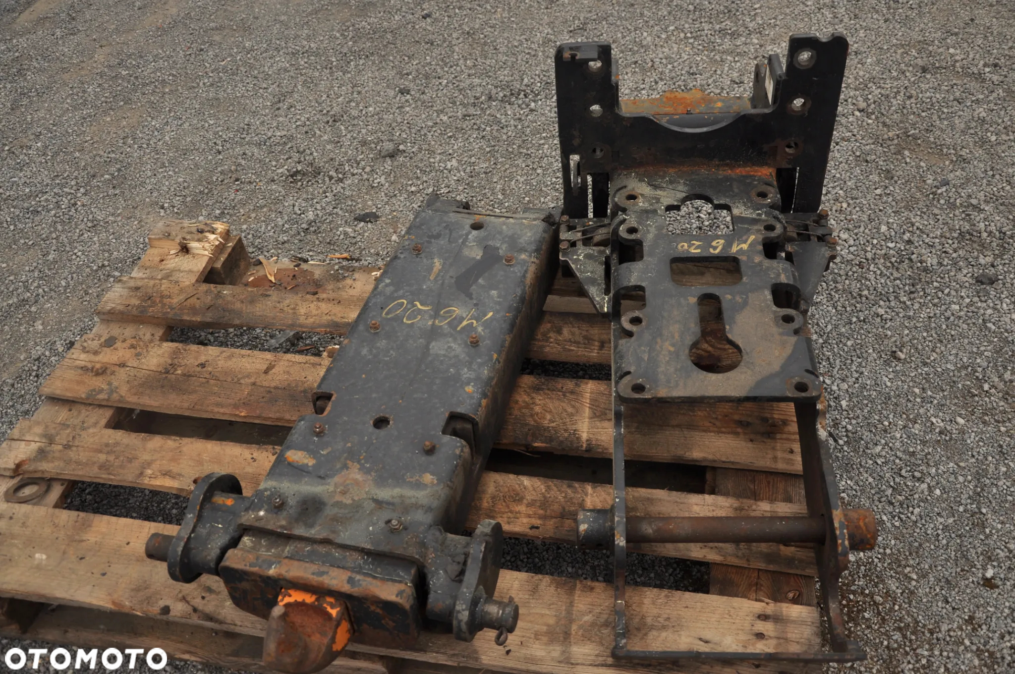 Zaczep dolny Deutz Fahr M620 - 3