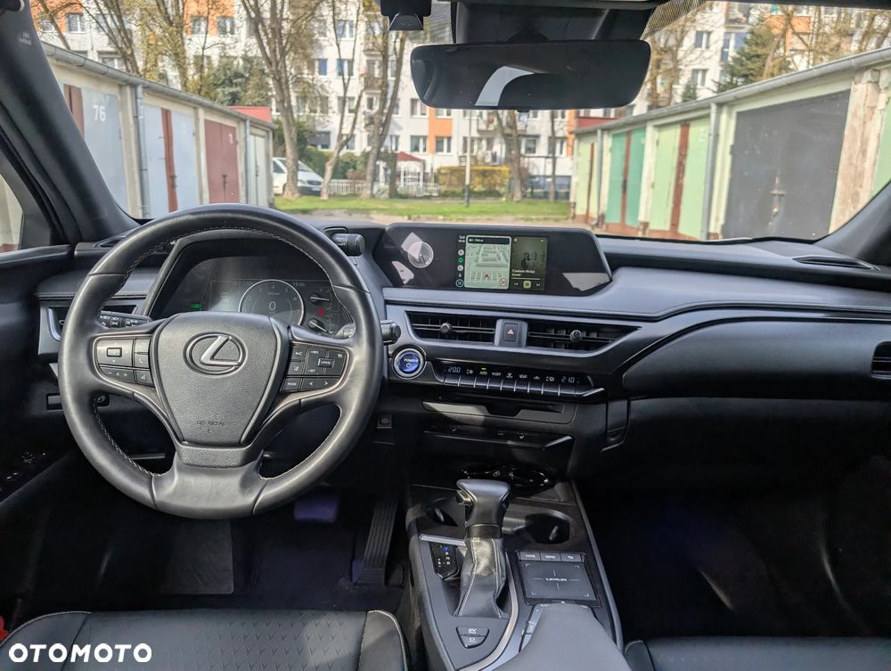 Lexus UX - 8