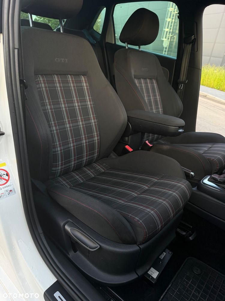 Volkswagen Polo - 17