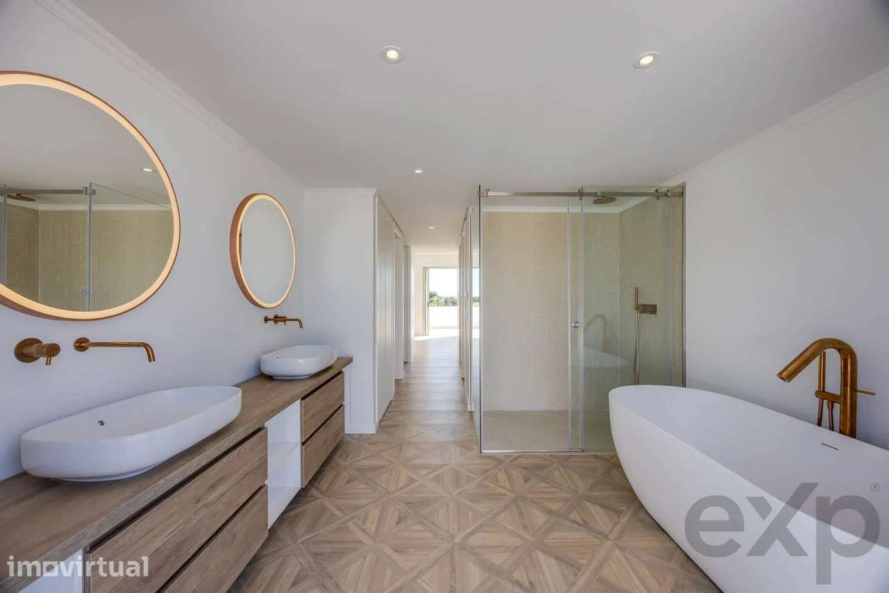 Moradia T4 nova de luxo com piscina e sauna, Lagos - Grande imagem: 5/40