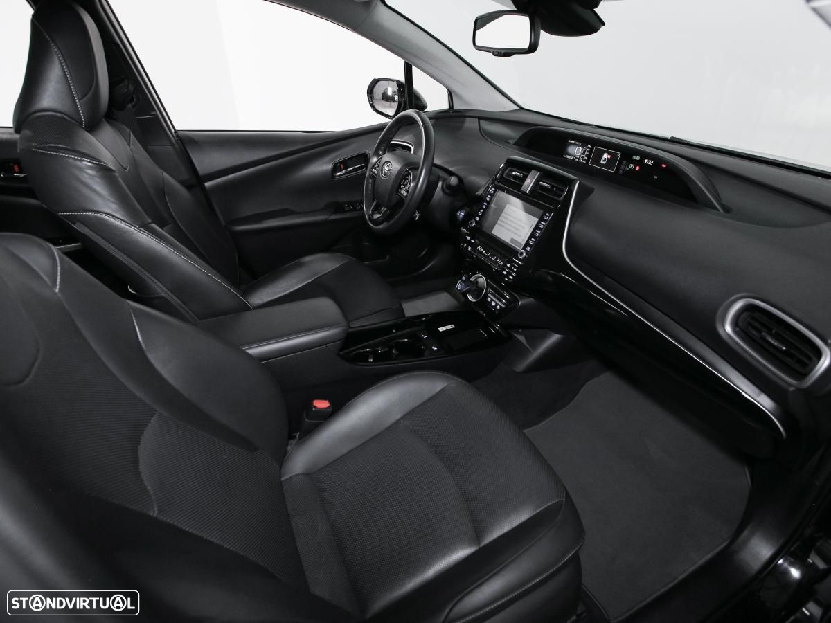 Toyota Prius 1.8 Plug-In Luxury - 11