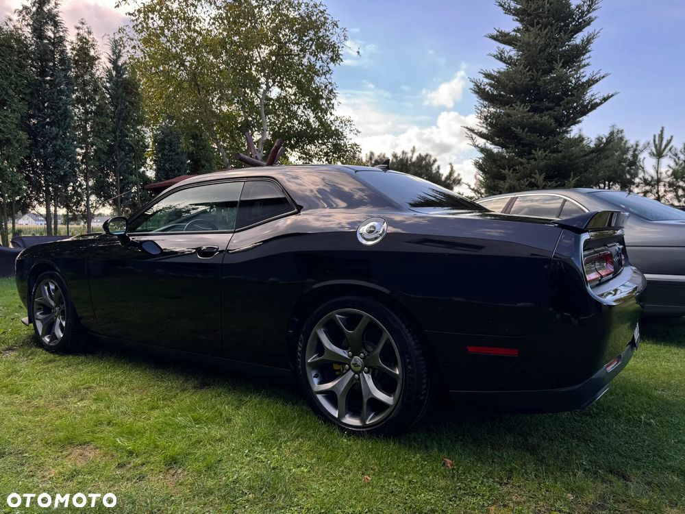 Dodge Challenger - 16