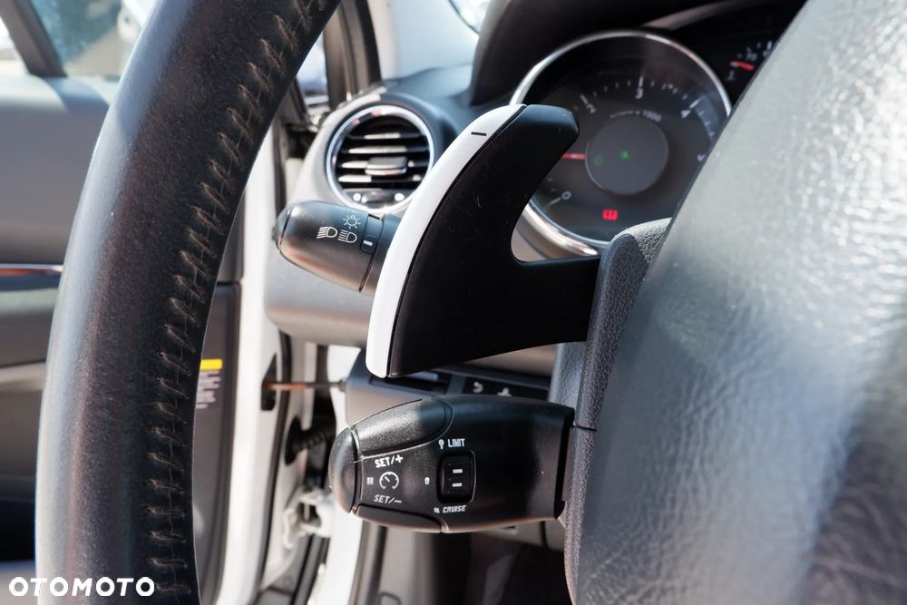 Peugeot 5008 HDI FAP 110 EGS6 Premium - 16