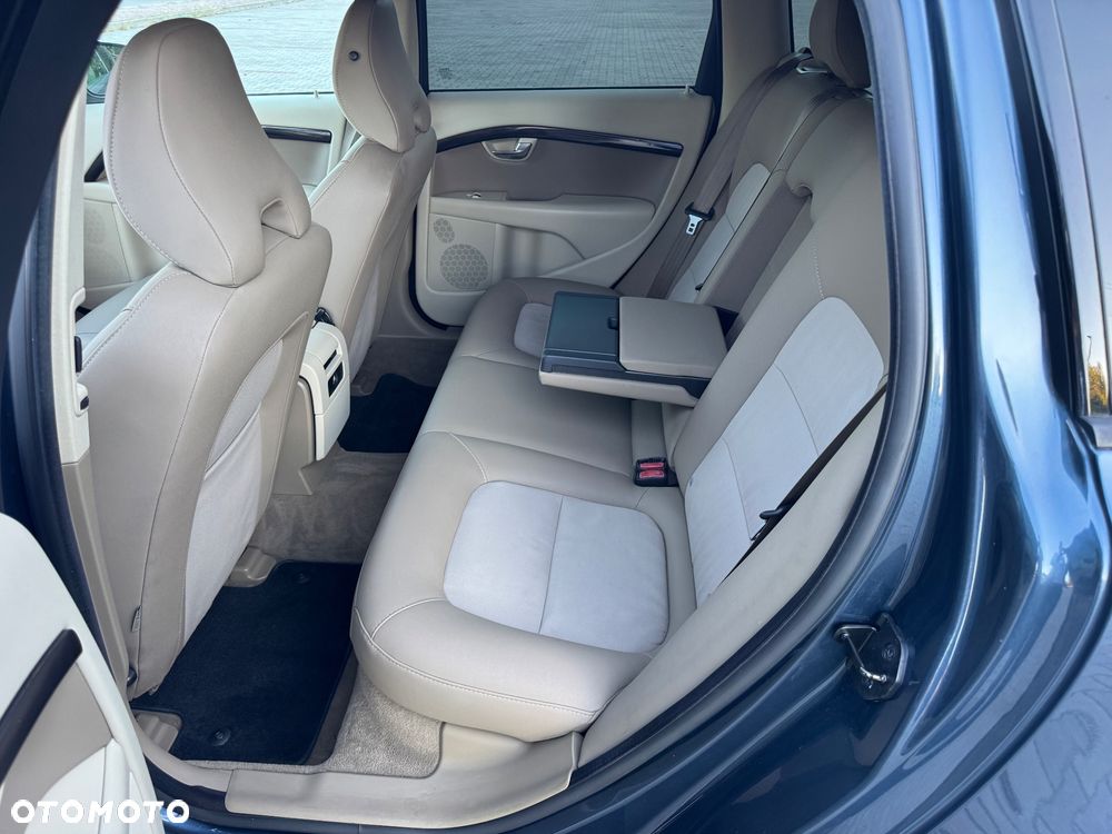 Volvo V70 2.4D Momentum - 7