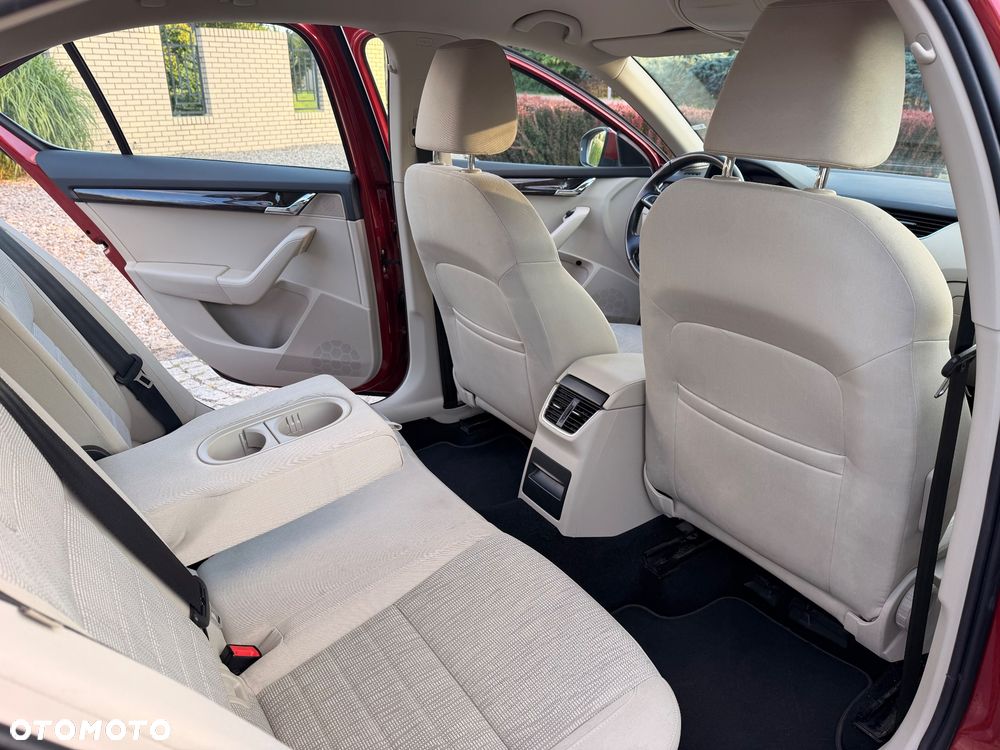 Skoda Octavia 1.4 TSI Elegance DSG - 6