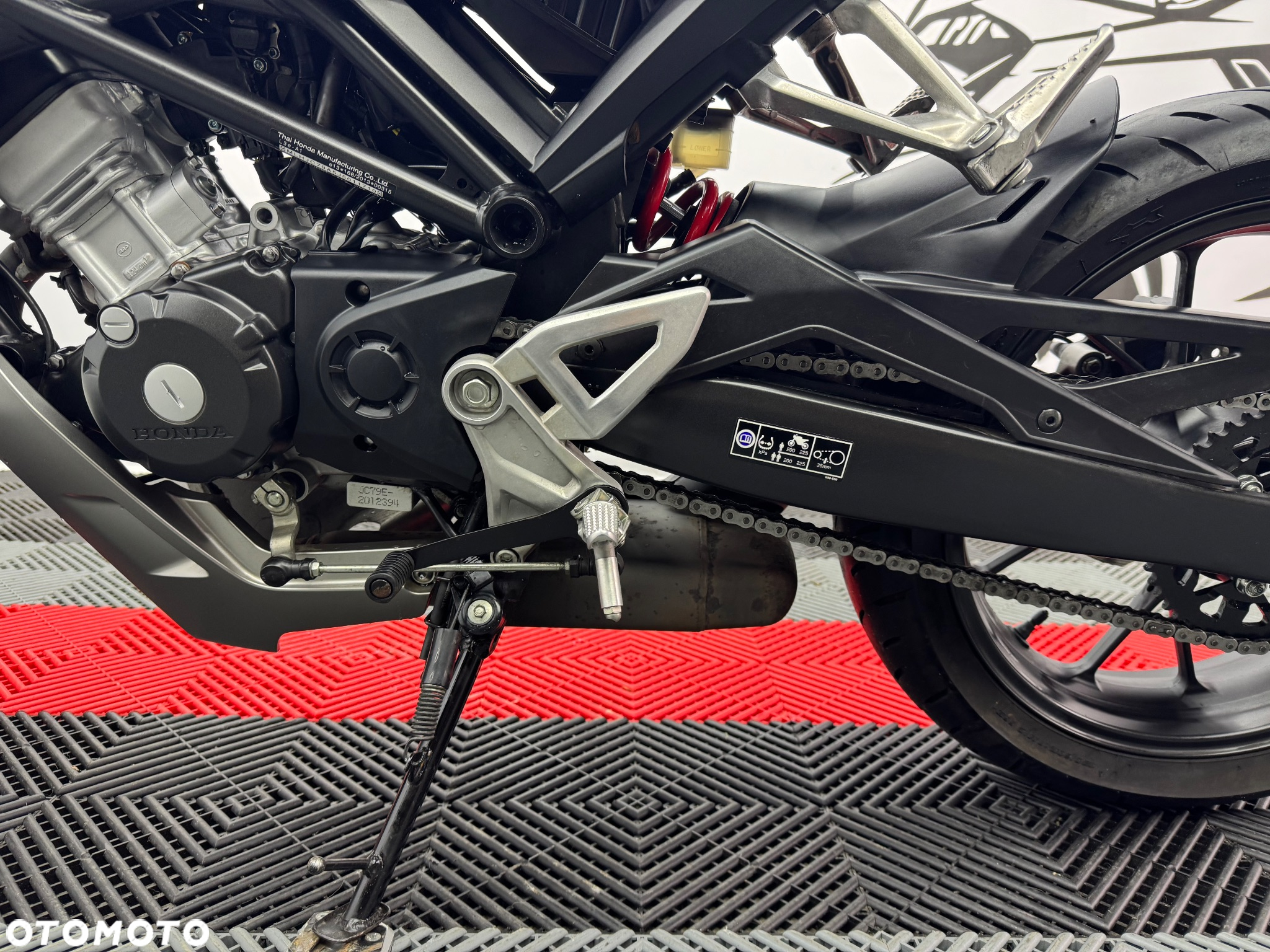 Honda CB - 16