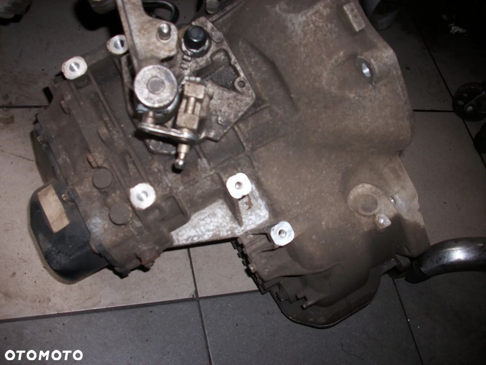 OPEL SKRZYNIA ASTRA 4 J CORSA D,E F17F13 NOWY TYP - 1