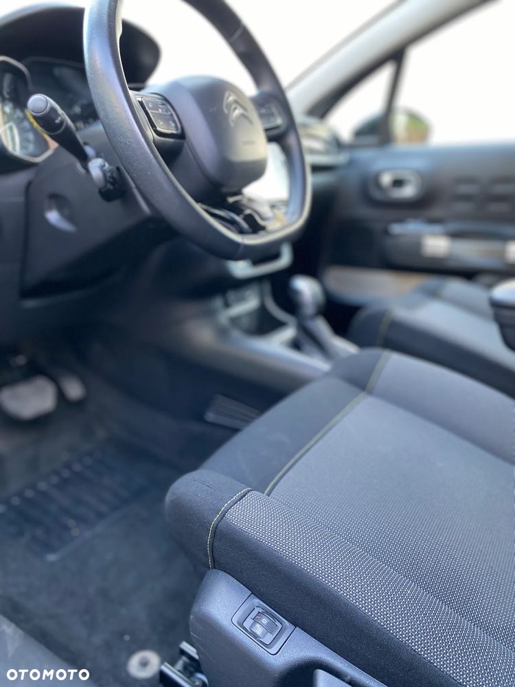 Citroën C3 1.2 PureTech Shine EAT6 - 22
