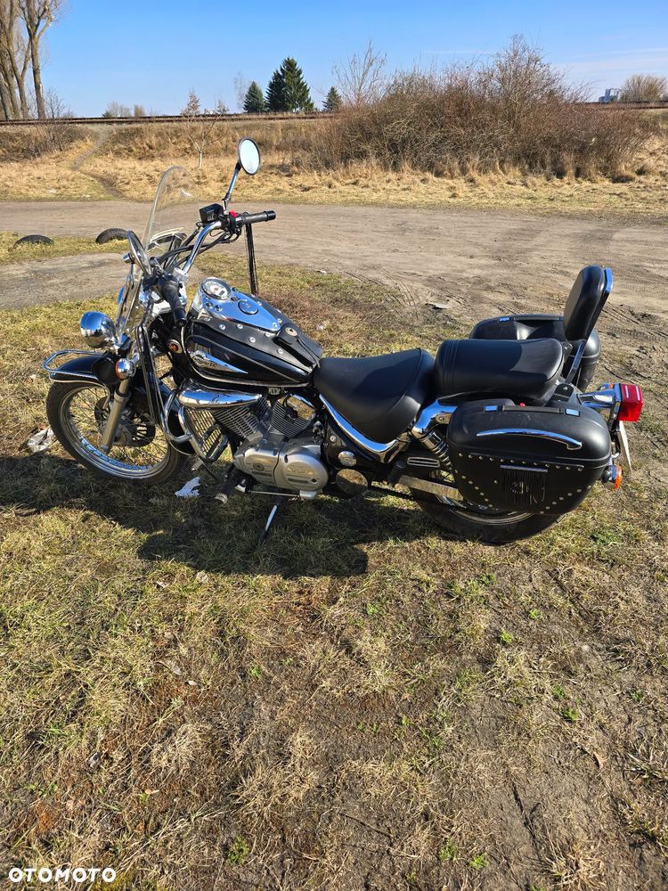 Suzuki Intruder - 1