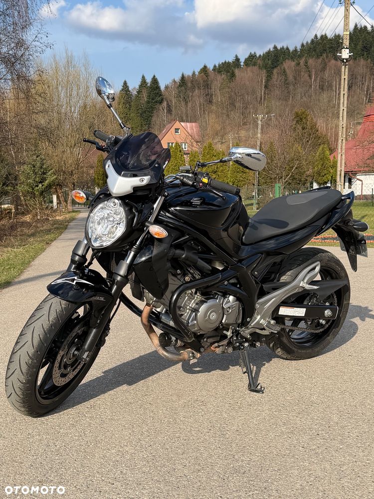 Suzuki Gladius - 3
