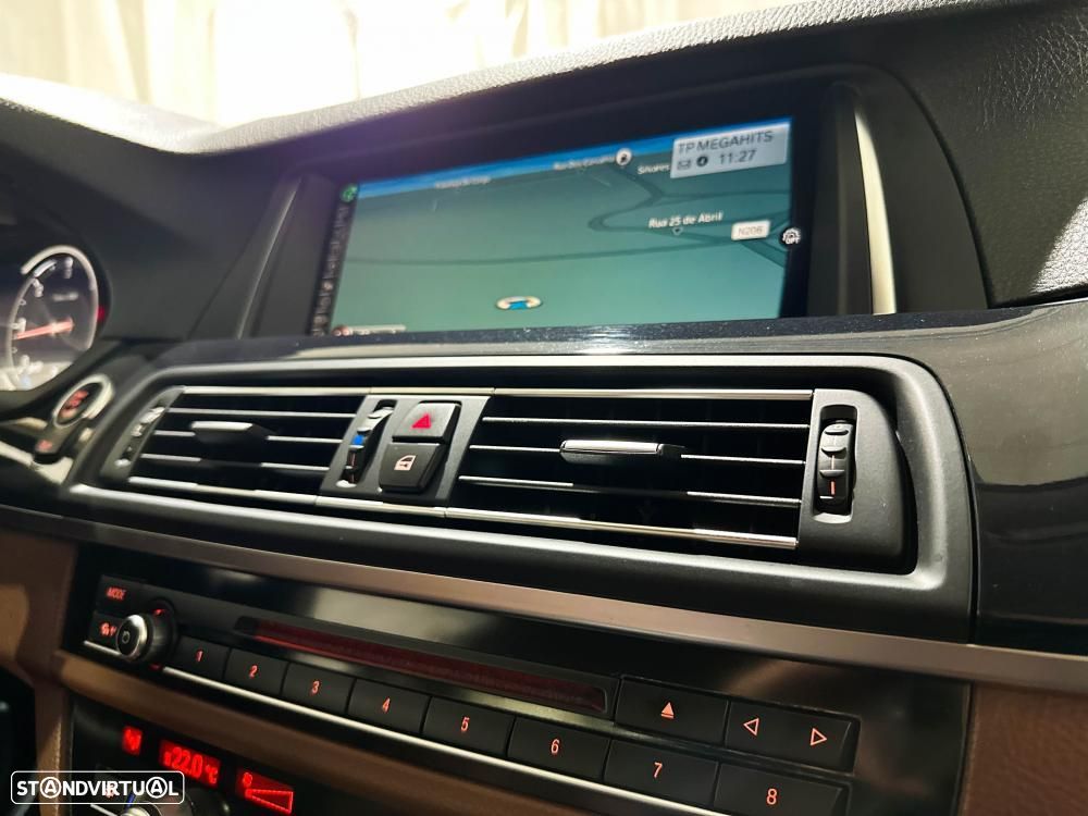 BMW 520 d Pack Desportivo M Auto - 33