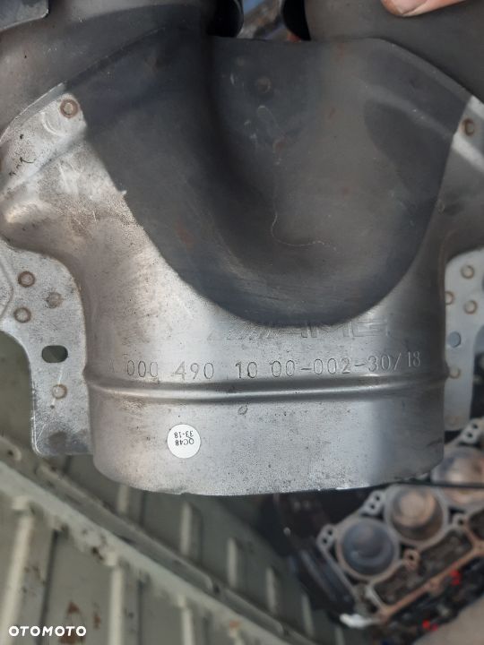 Końcówka wydechu Mercedes AMG GT 190 C-Klasa W205 AMG A0004901000 - 2