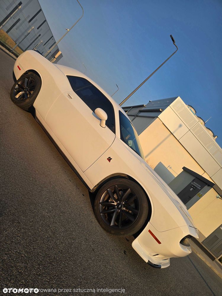 Dodge Challenger - 5