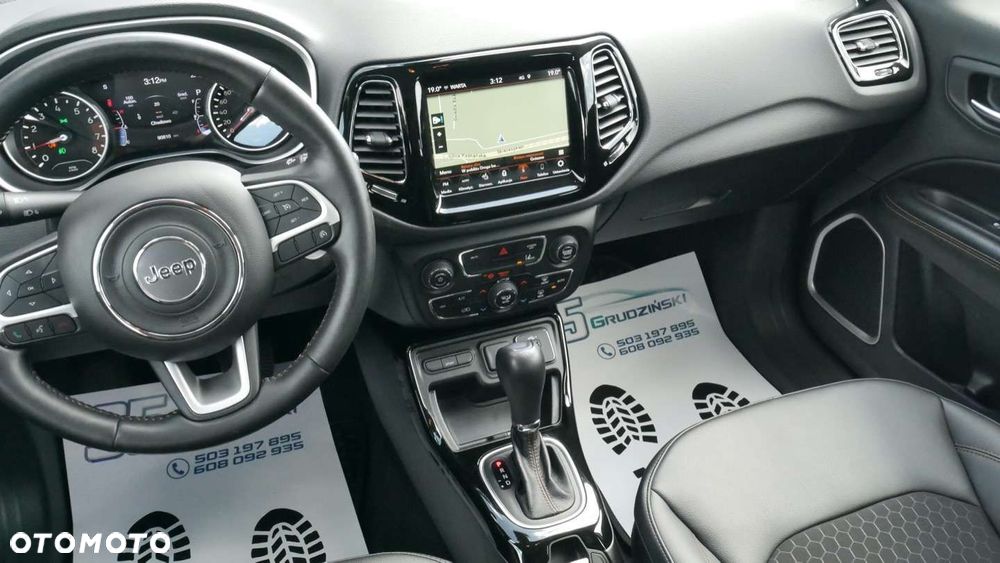 Jeep Compass - 12