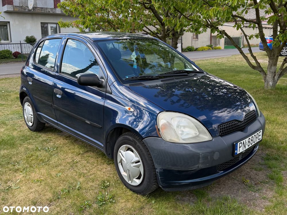 Toyota Yaris 1.0 Base - 1