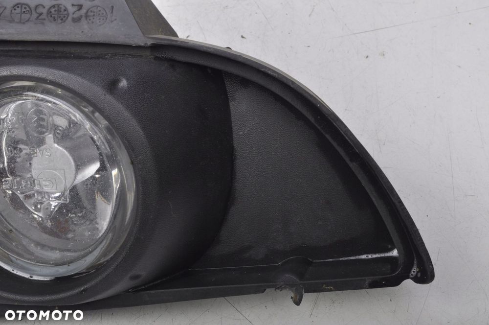 MAZDA MPV II HALOGEN PRAWY - 2