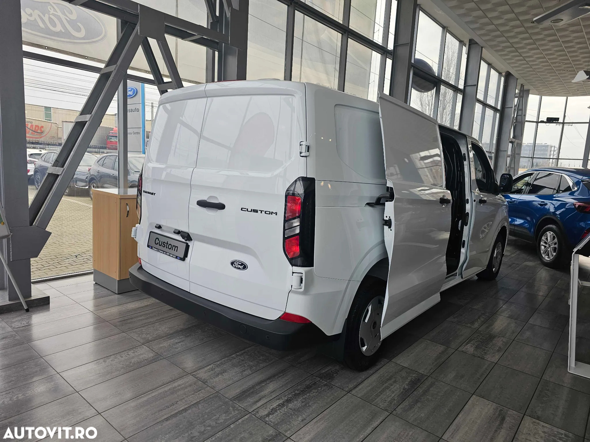 Ford TRANSIT CUSTOM VAN - 5