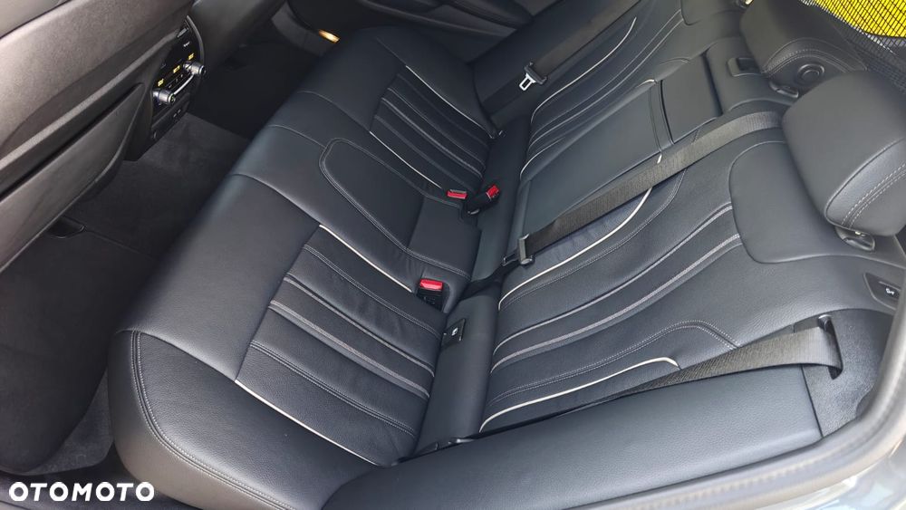 BMW Seria 5 520i Luxury Line - 35
