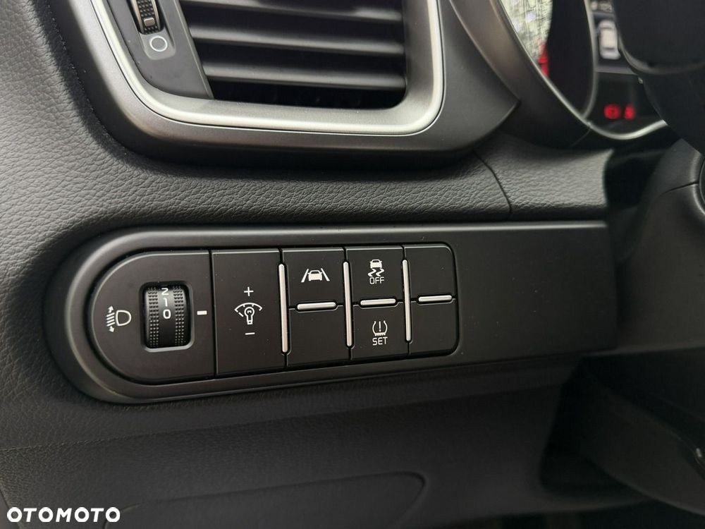 Kia Ceed 1.5 T-GDI M DCT - 19