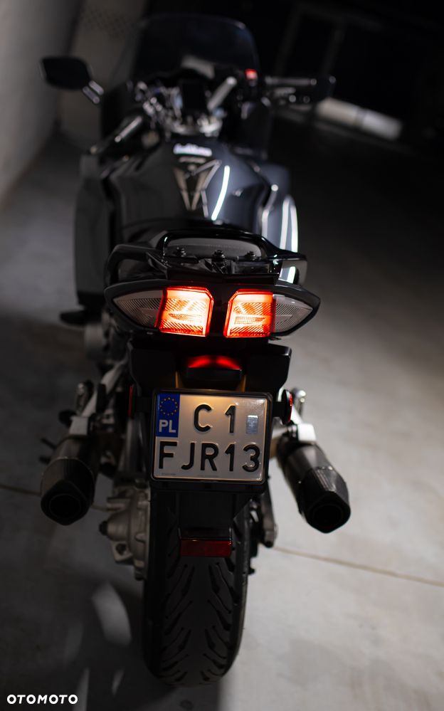 Yamaha FJR - 8