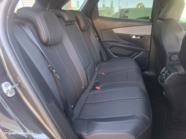 Peugeot 3008 225 e-EAT8 GT - 36
