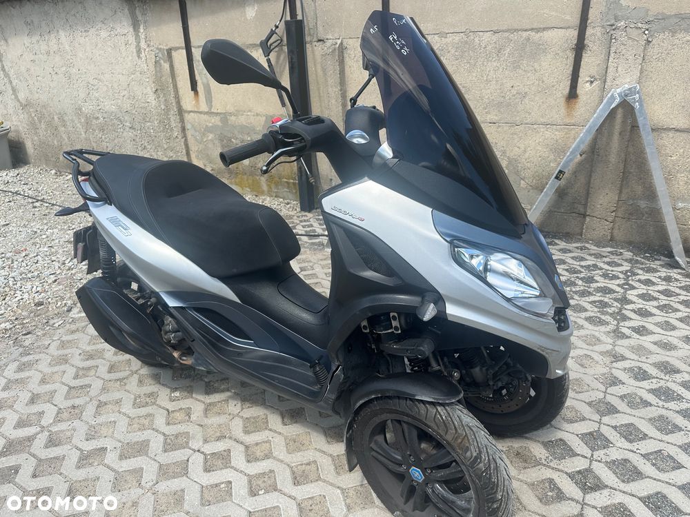 Piaggio MP-3 - 8