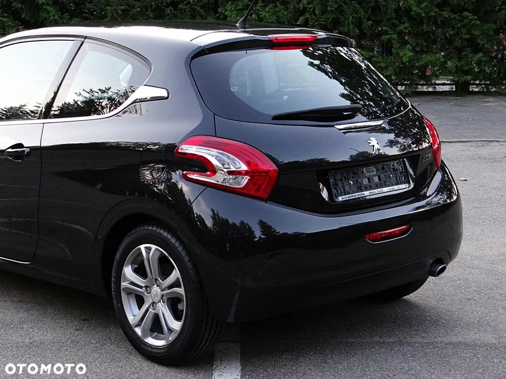 Peugeot 208 120 VTI Intuitive - 25