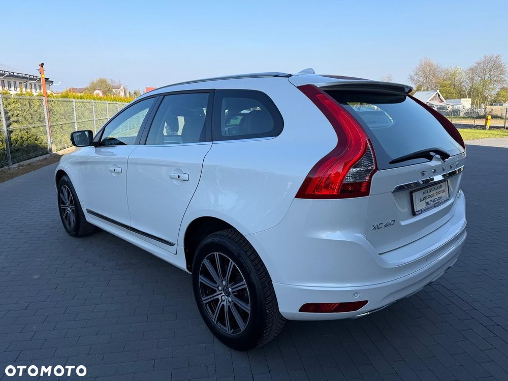 Volvo XC 60 D5 AWD Geartronic Summum - 8