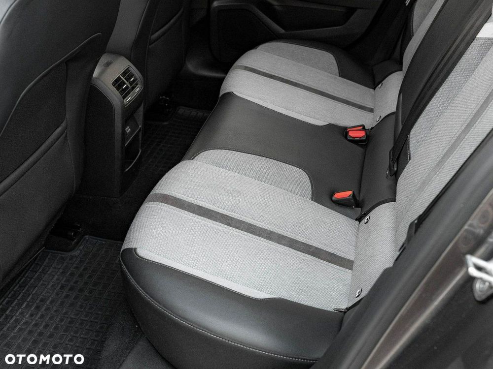 Opel Astra 1.2 T Elegance S&S - 28