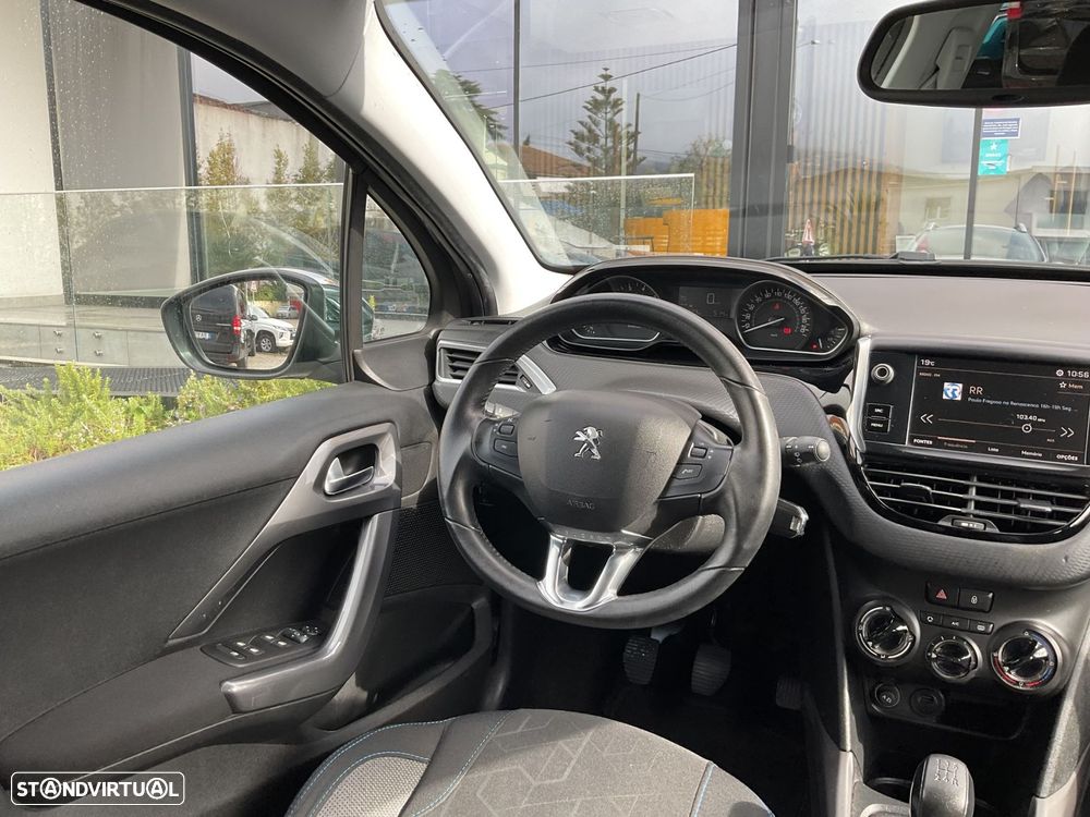 Peugeot 2008 1.2 PureTech Style - 31