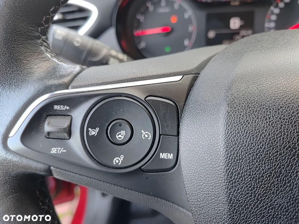 Opel Crossland X - 18