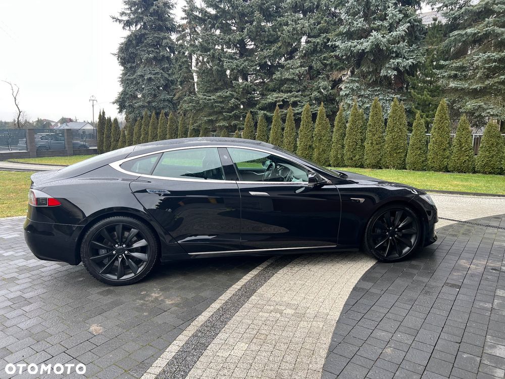 Tesla Model S - 17