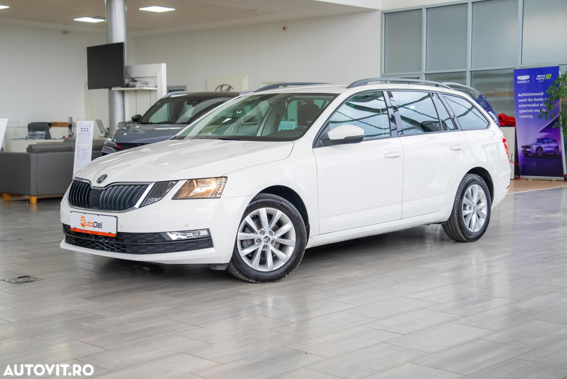 Skoda Octavia Combi 1.6 TDI DSG Clever - 2