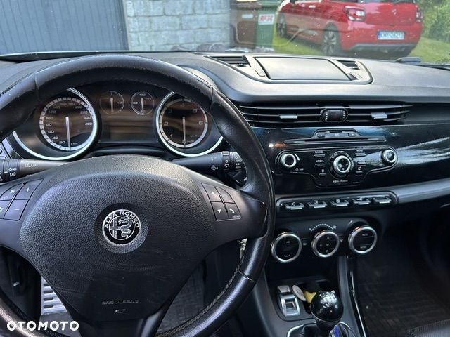Alfa Romeo Giulietta 2.0 JTDM Distinctive - 8
