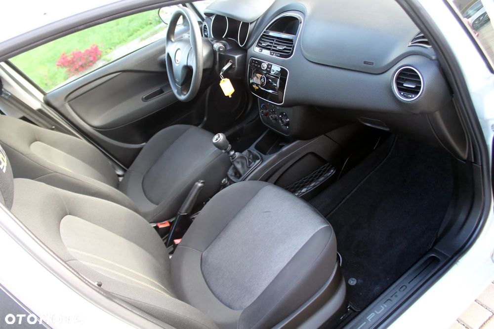 Fiat Punto 1.2 Young - 12