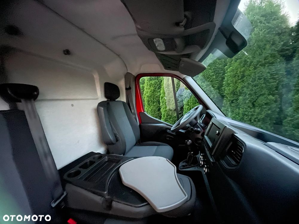 Nissan INTERSTAR - 5
