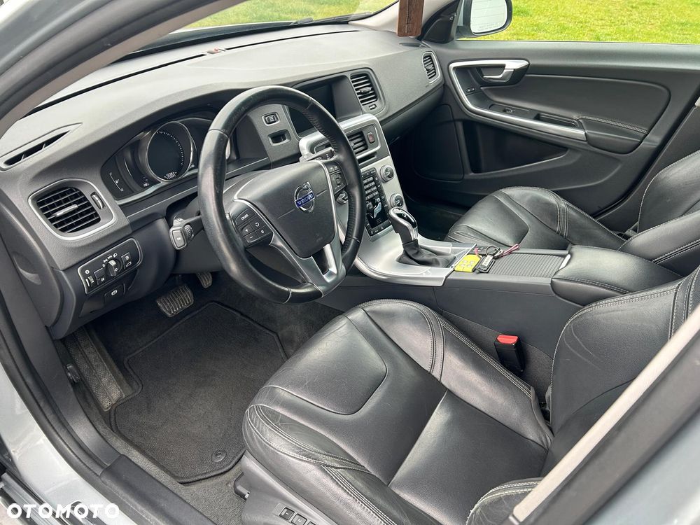 Volvo S60 T5 Geartronic RDesign - 10