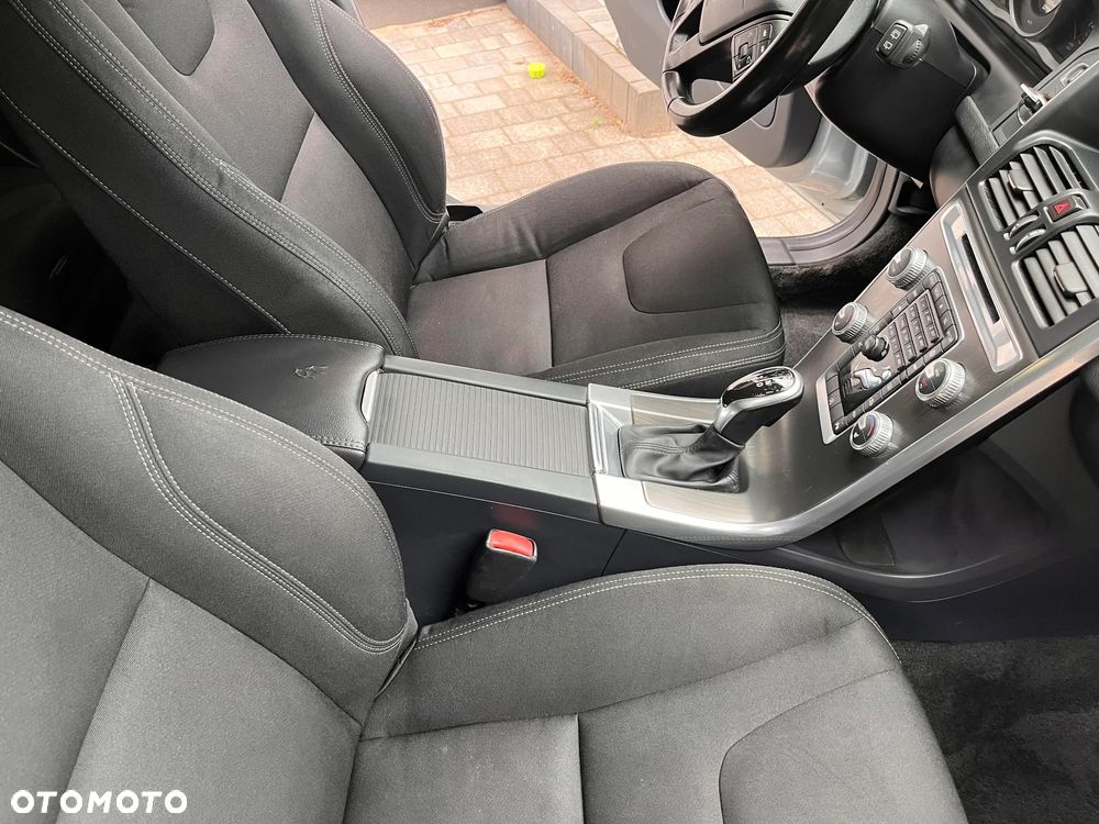 Volvo XC 60 D4 Drive-E Momentum - 20
