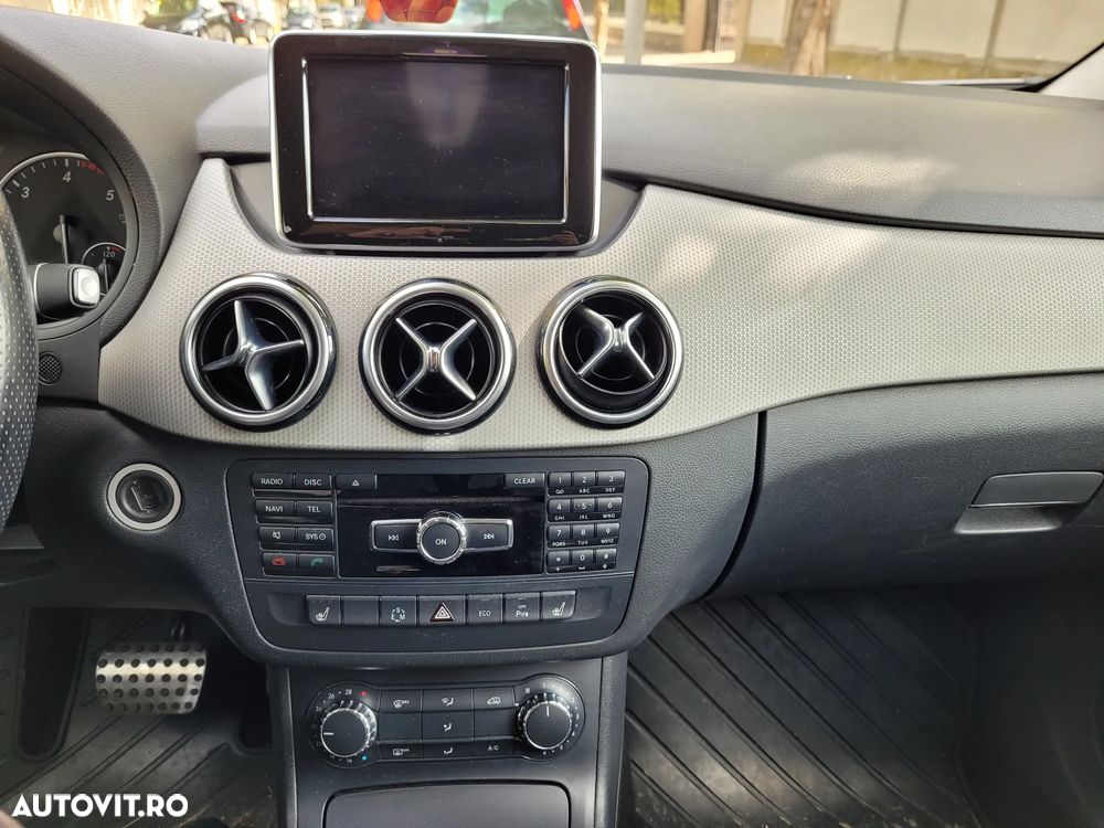 Mercedes-Benz B 180 - 11