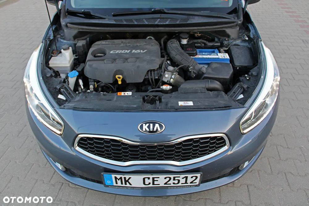 Kia Ceed 1.6 CRDi 128 Dream-Team Edition - 28