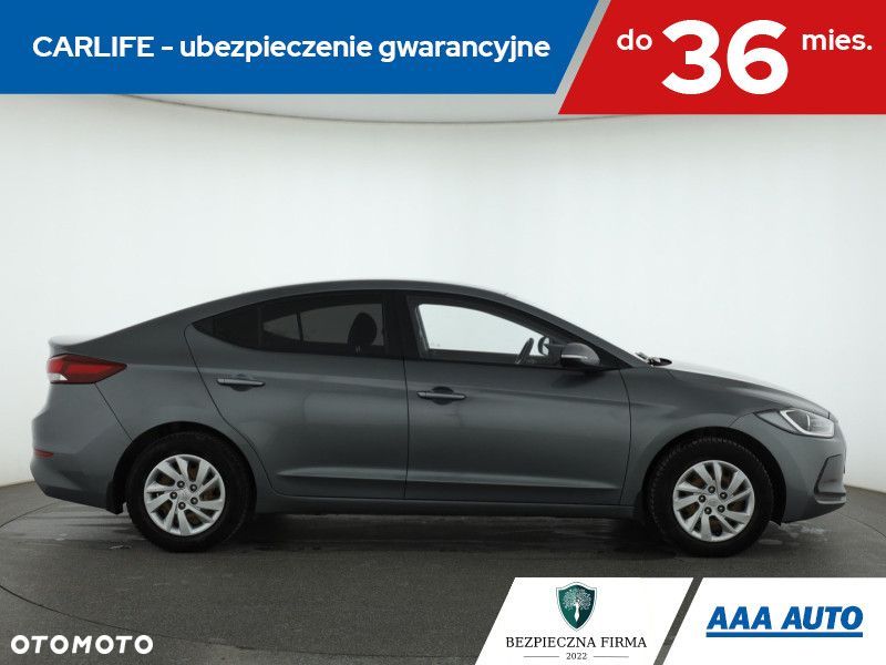 Hyundai Elantra - 8