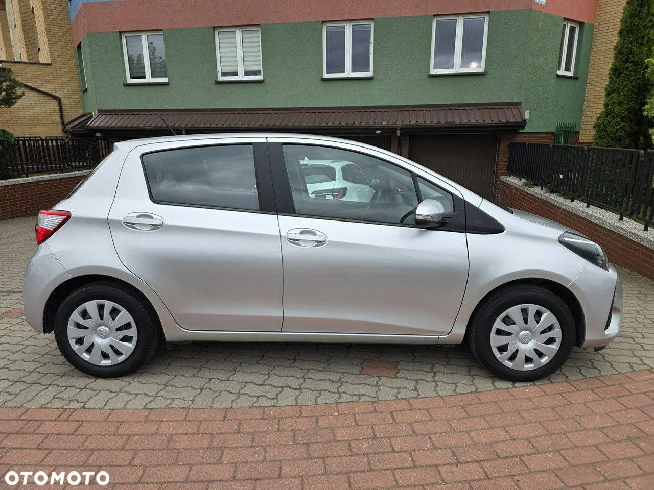 Toyota Yaris - 12