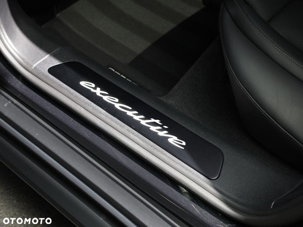 Porsche Panamera - 25