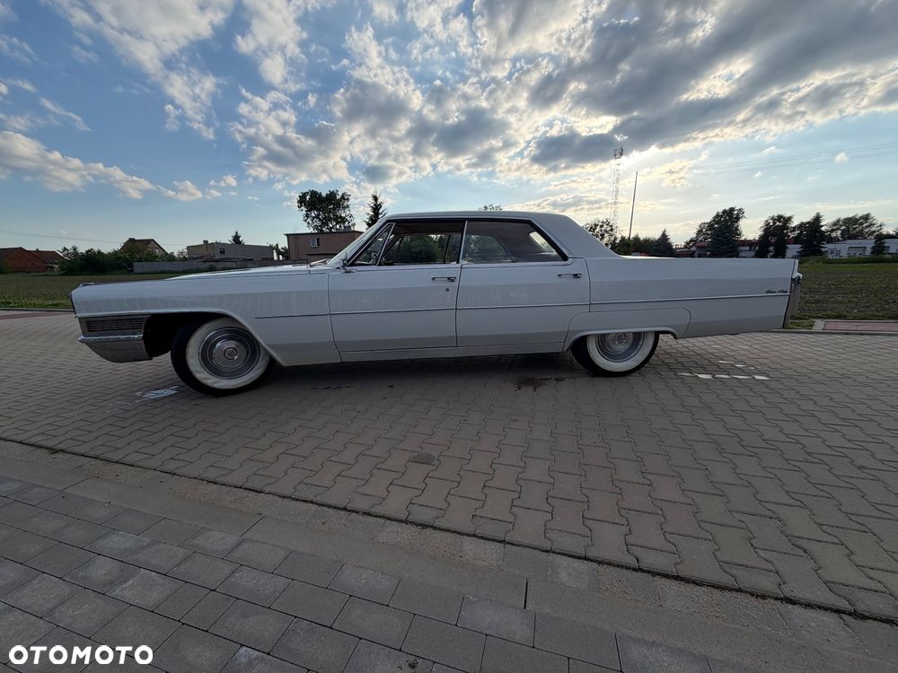 Cadillac Deville - 3