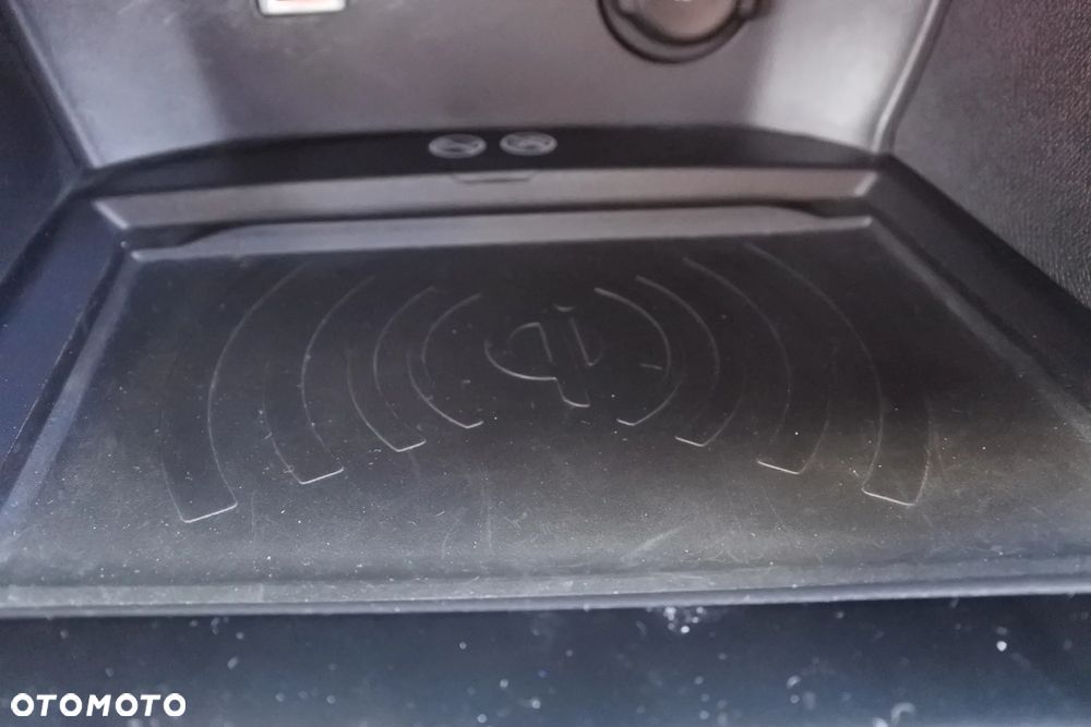 Peugeot 5008 PureTech 130 EAT8 Stop & Start Allure Pack - 22