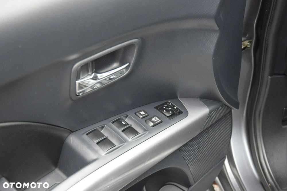 Mitsubishi Outlander 2.0 DI-D 4WD Inform - 22