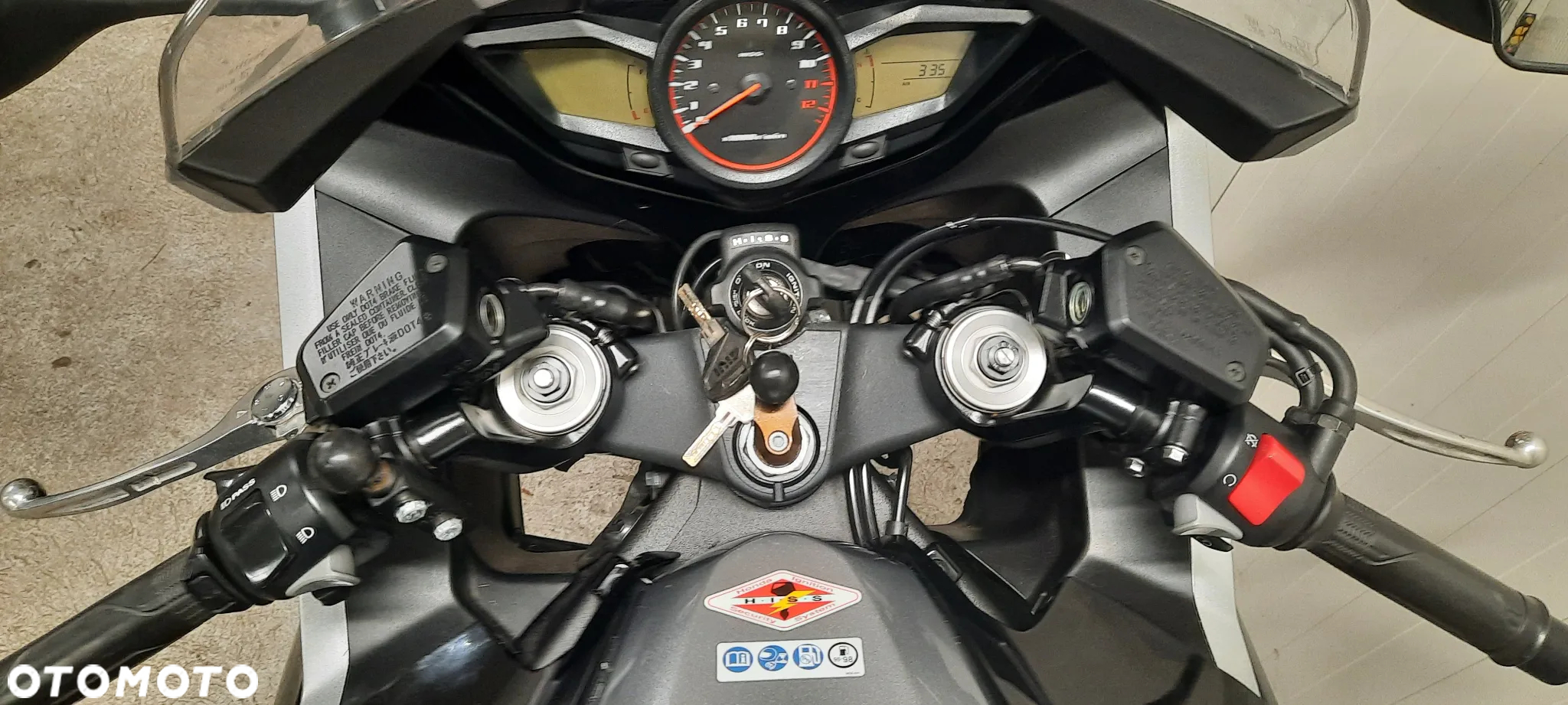 Honda VFR - 12