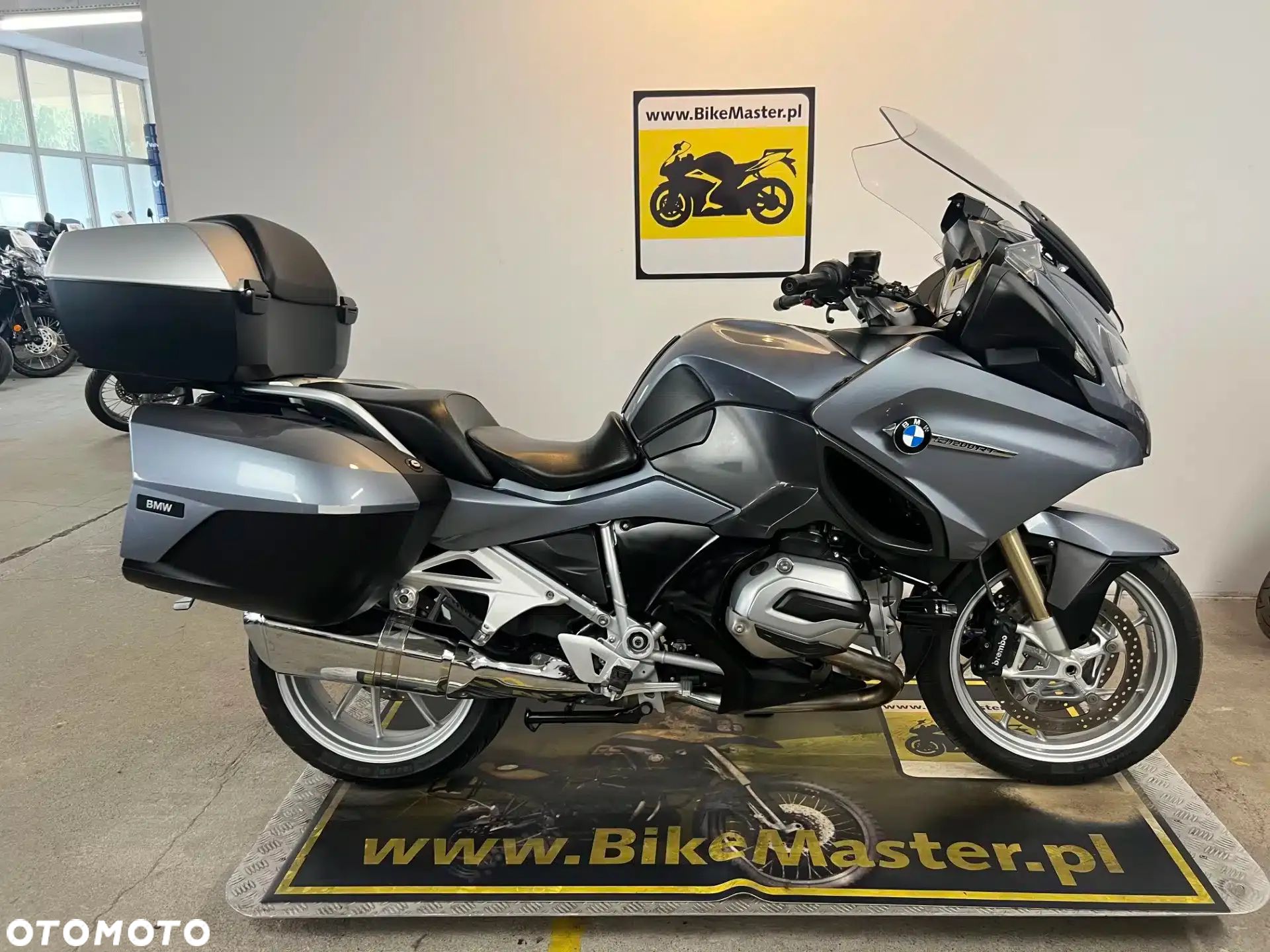 BMW R - 1